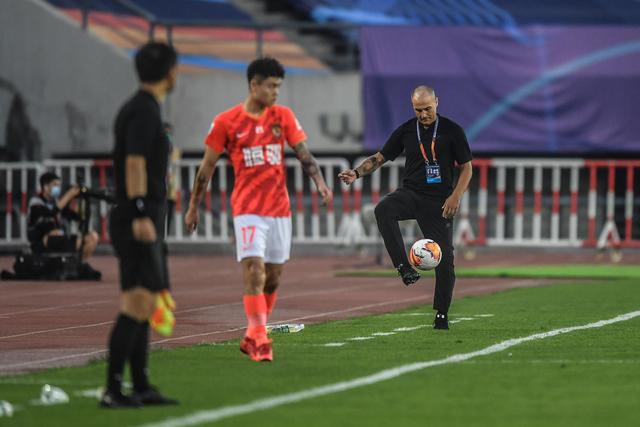 曝广州男篮将陈盈骏和祝铭震摆上货架