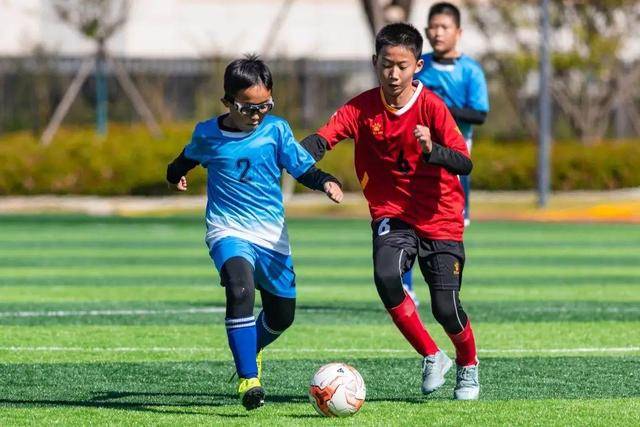 胡金秋37分广厦胜山东 利夫22分同曦胜深圳